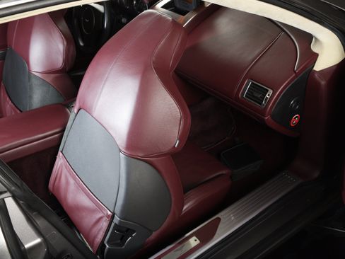 Used 2005 Aston Martin DB9 Coupe RWD image 29
