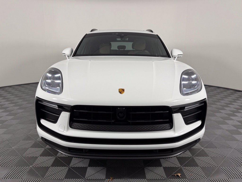 Certified 2023 Porsche Macan Turbo AWD/4WD image 7