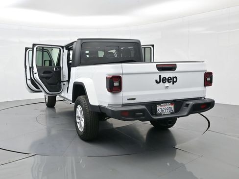 Used 2023 Jeep Gladiator Sport image 44