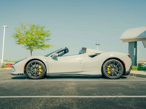 Used 2023 Ferrari F8 Tributo RWD image 40