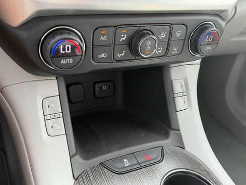 Used 2017 GMC Acadia SLT FWD image 15