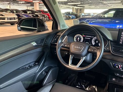 Used 2024 Audi Q5 e Premium Plus w/ Premium Plus Package AWD/4WD image 17