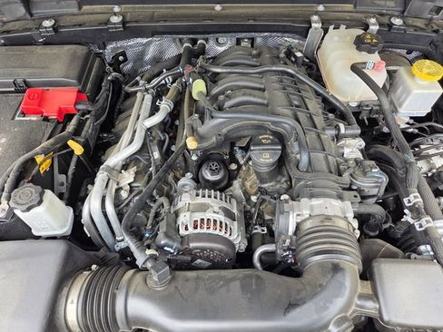 Used 2024 Jeep Gladiator Sport AWD/4WD image 24