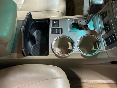 Used 2010 Toyota Highlander SE image 6