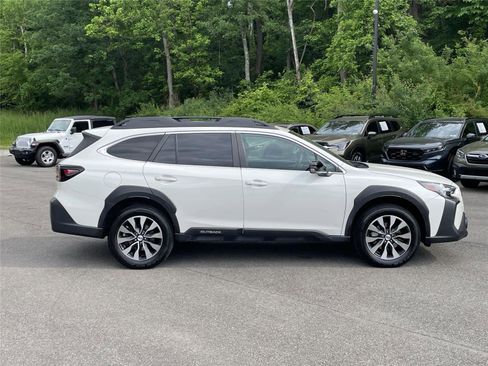 Certified 2023 Subaru Outback Limited AWD/4WD image 6