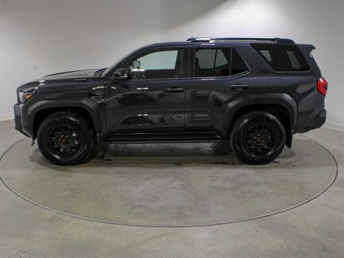 Used 2025 Toyota 4Runner TRD Off-Road Premium image 2