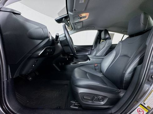 Used 2020 Toyota Prius Prime XLE FWD image 15