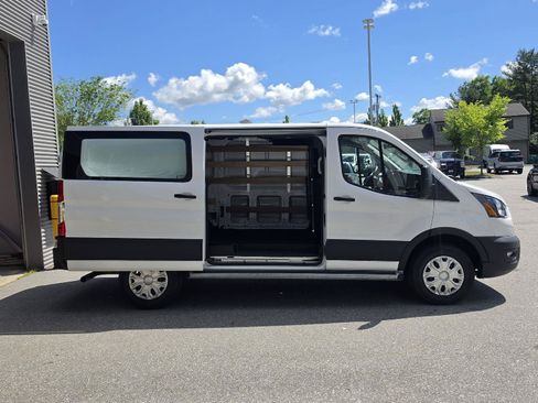 Used 2025 Ford Transit 250 Low Roof w/ Exterior Upgrade Package RWD image 9