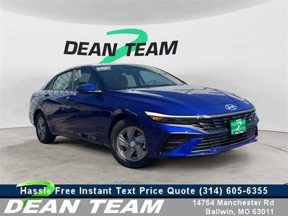 New 2025 Hyundai Elantra SE