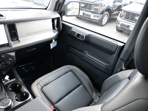 New 2026 Ford Bronco Outer Banks AWD/4WD image 32