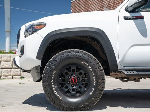 Used 2019 Toyota Tacoma TRD Pro AWD/4WD image 4