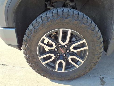 Used 2021 GMC Sierra 1500 AT4 w/ Technology Package image 22