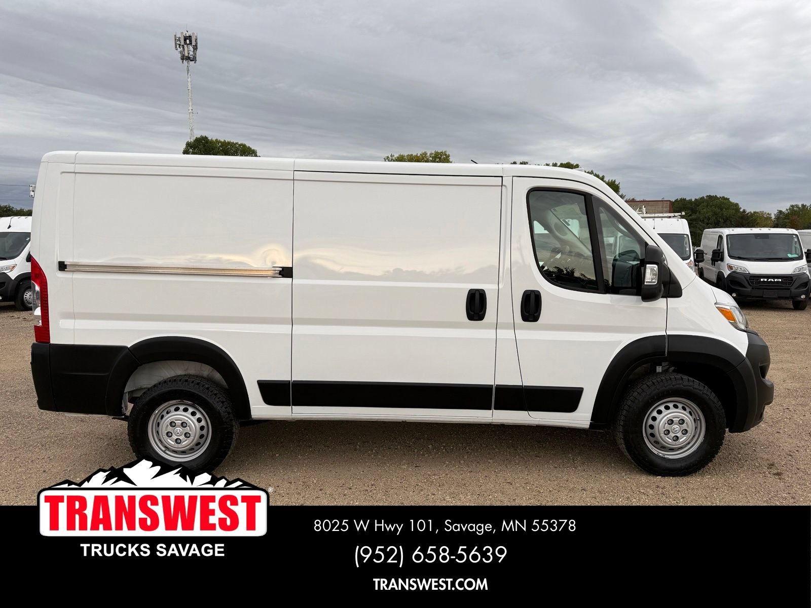 Used 2025 RAM ProMaster 2500 w/ Convenience Group FWD image 16