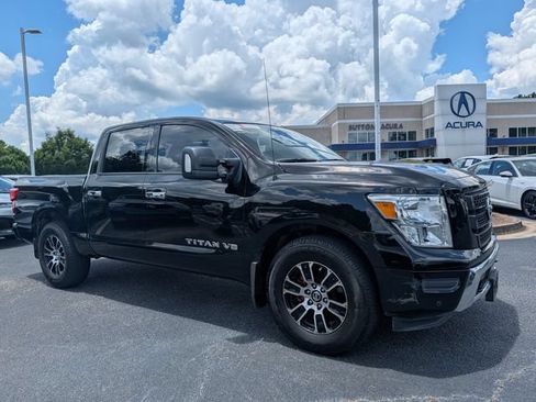 Used 2020 Nissan Titan SV w/ SV Convenience Package RWD image 6