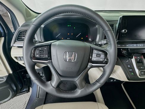 Certified 2026 Honda Odyssey EX-L image 13