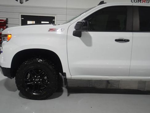 Used 2023 Chevrolet Silverado 1500 LT Trail Boss w/ Convenience Package II image 5