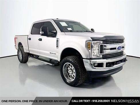 Used 2019 Ford F250 XLT w/ XLT Value Package image 3