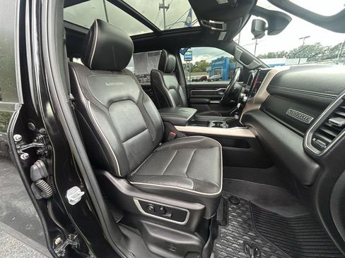 Used 2019 RAM 1500 Laramie AWD/4WD image 22