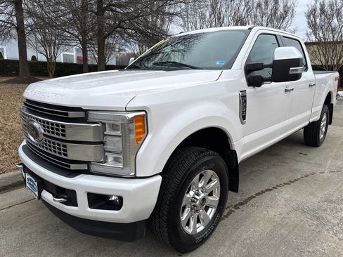 Used 2017 Ford F250 Platinum w/ Platinum Ultimate Package image 4