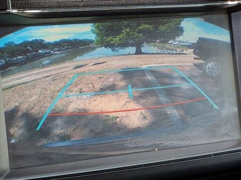 Used 2018 Toyota RAV4 LE FWD image 7