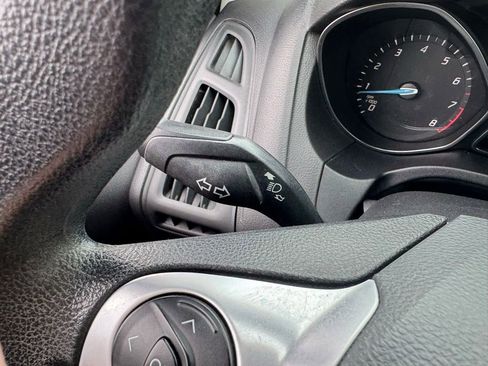 Used 2014 Ford Focus SE w/ SE Winter Package FWD image 27