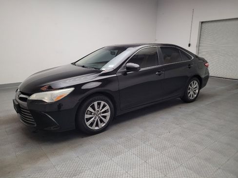 Used 2016 Toyota Camry XLE w/ Moonroof Package FWD image 2