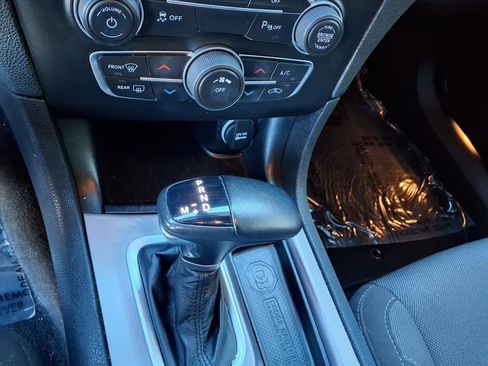 Used 2022 Dodge Charger SXT image 14