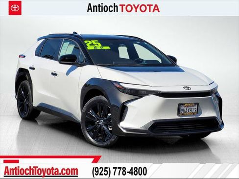 Certified 2025 Toyota bZ4X AWD image 1