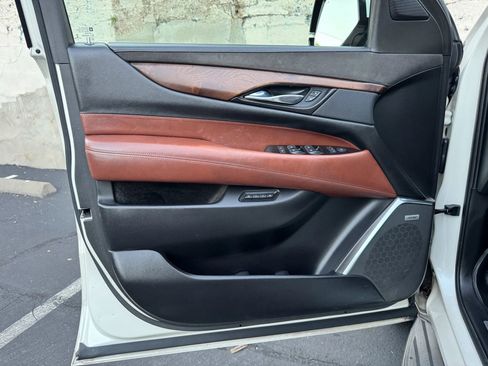 Used 2015 Cadillac Escalade ESV Premium AWD/4WD image 11