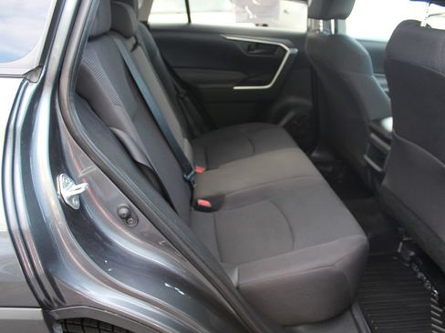 Used 2019 Toyota RAV4 LE w/ Carpet Mat Package FWD image 22