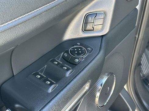 Used 2024 Ford Expedition Max XLT image 22