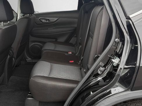 Used 2019 Nissan Rogue SV AWD/4WD image 12