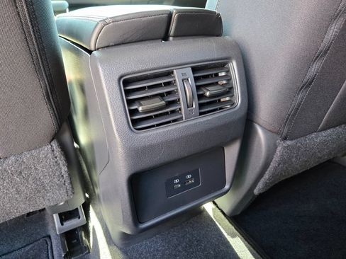Used 2023 Nissan Rogue SV FWD image 16