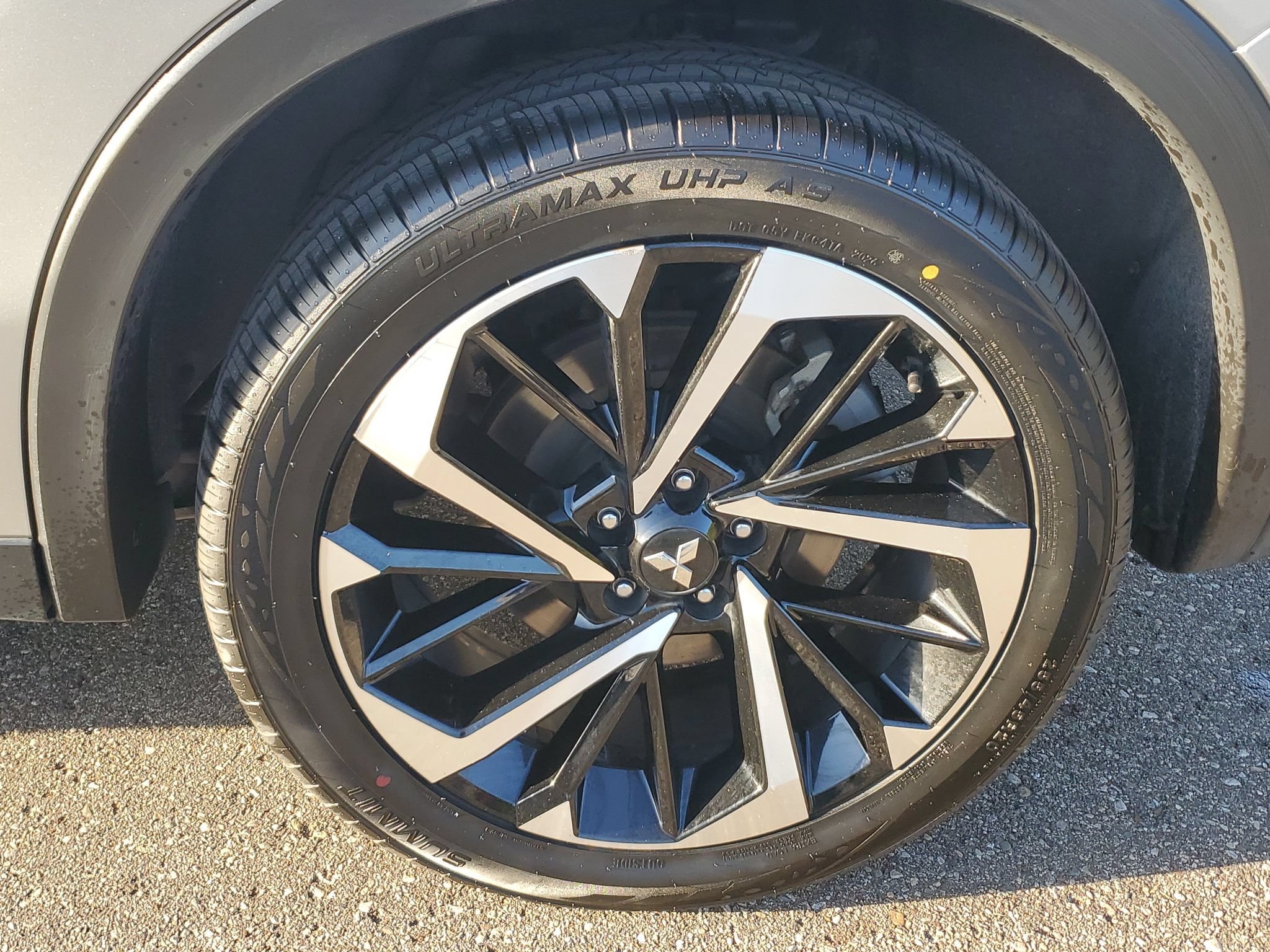 Used 2024 Mitsubishi Outlander AWD image 6