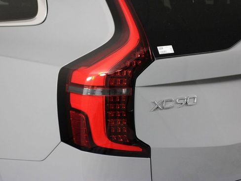 New 2026 Volvo XC90 B5 Core AWD/4WD image 15