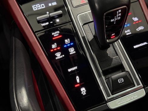 Certified 2022 Porsche Cayenne S image 37