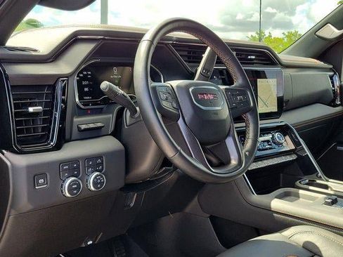 Used 2024 GMC Sierra 2500 AT4 w/ AT4 Premium Plus Package AWD/4WD image 13