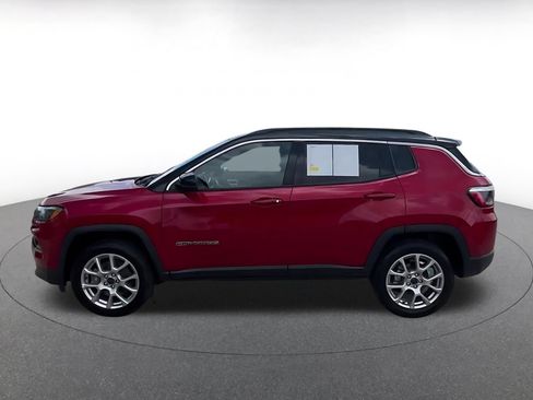 Used 2025 Jeep Compass Limited AWD/4WD image 8