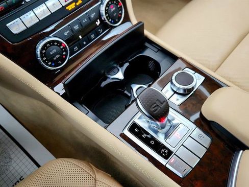 Used 2016 Mercedes-Benz SL 400 w/ Premium I Package image 16