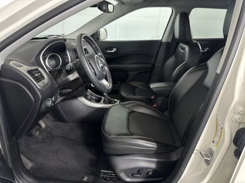 Used 2018 Jeep Compass Latitude w/ Popular Equipment Group image 6