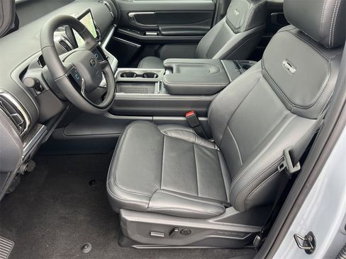 New 2025 Ford Expedition Platinum w/ Stealth Performance Package image 18