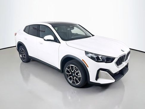 New 2025 BMW X2 xDrive28i w/ Convenience Package image 1
