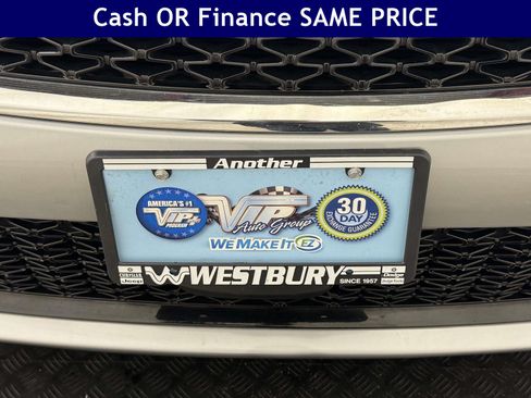 Used 2023 Chrysler Pacifica Touring-L FWD image 14