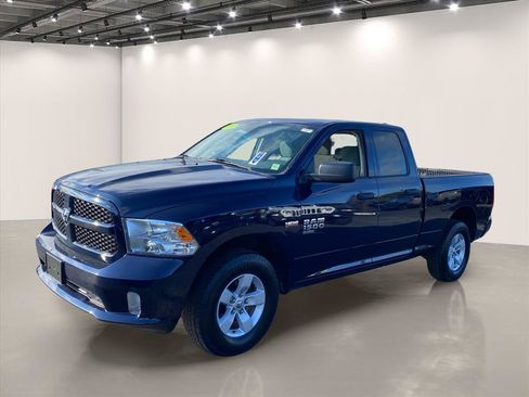 Used 2019 RAM 1500 Express AWD/4WD image 3