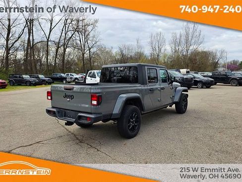 Used 2023 Jeep Gladiator Sport image 28