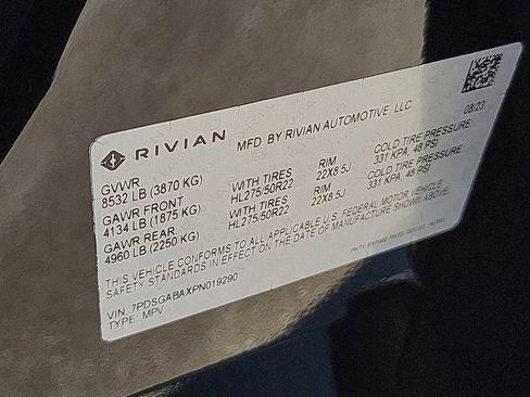 Used 2023 Rivian R1S Adventure image 33