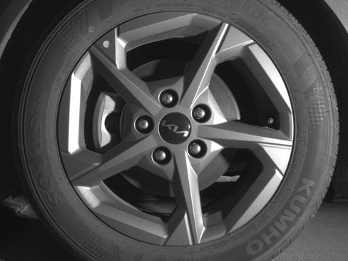 Used 2025 Kia K4 LXS image 12