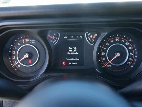 Used 2025 Jeep Gladiator Sport image 24