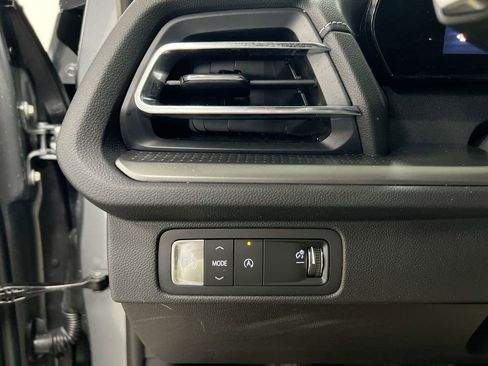 Certified 2026 Chevrolet Traverse LT w/ Driver Confidence Package image 19