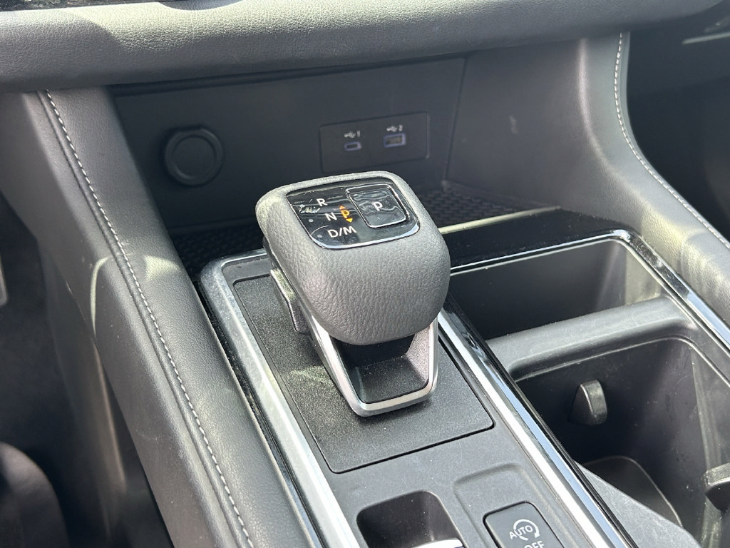 Used 2025 Nissan Pathfinder SV FWD image 29